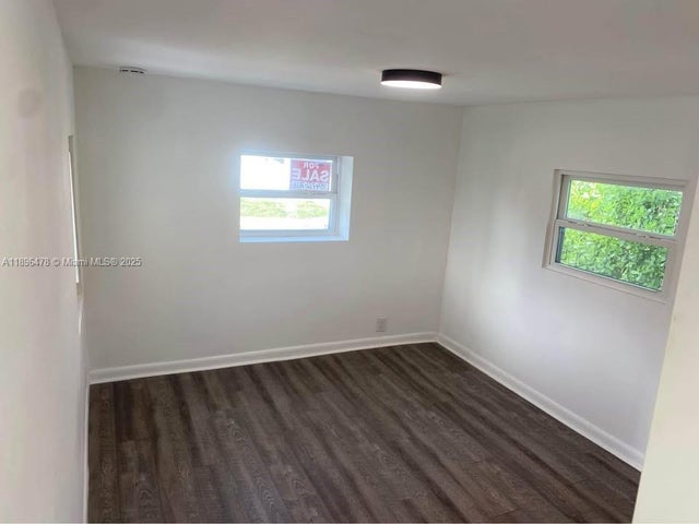4 of 13 - 877 Ne 63rd St, Fort Lauderdale, FL