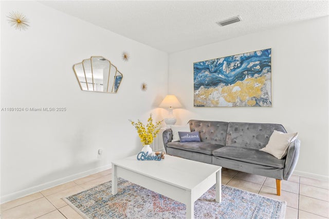 5 of 35 - 1936 Washington St, Hollywood, FL