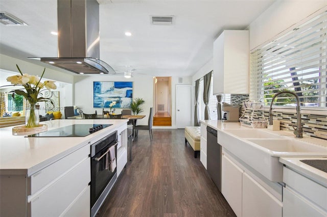 2 of 25 - 942 Se 13th Ave, Deerfield Beach, FL