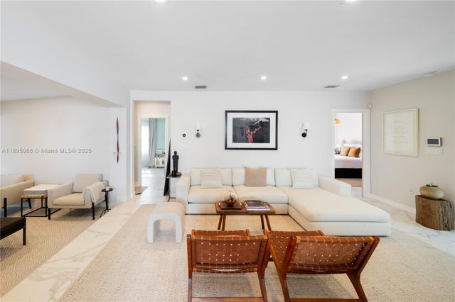3 of 36 - 531 Sw 23rd Rd, Miami, FL