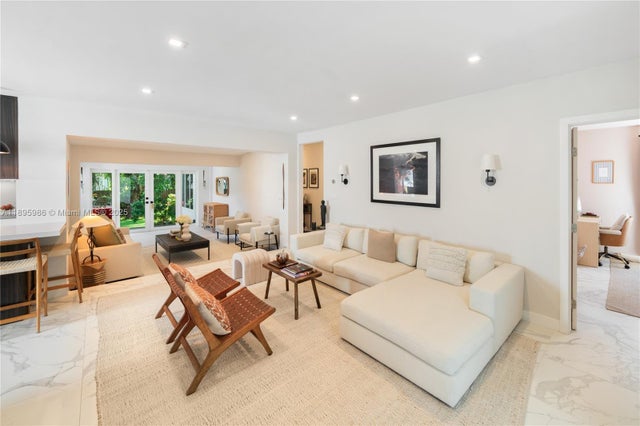 4 of 36 - 531 Sw 23rd Rd, Miami, FL