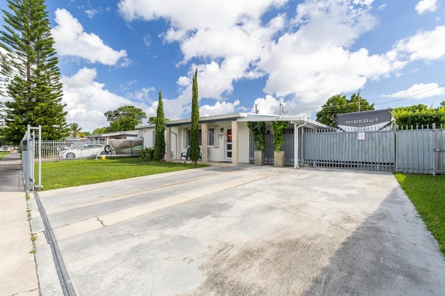 4 of 42 - 11460 Sw 50th Ter, Miami, FL