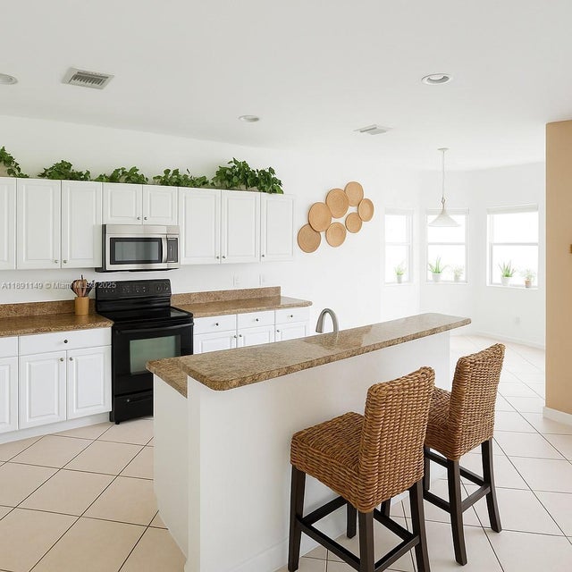 3 of 14 - 204 Ne 32nd Ter, Homestead, FL