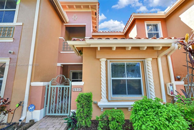 1 of 52 - 5844 Siena Ln, Hollywood, FL