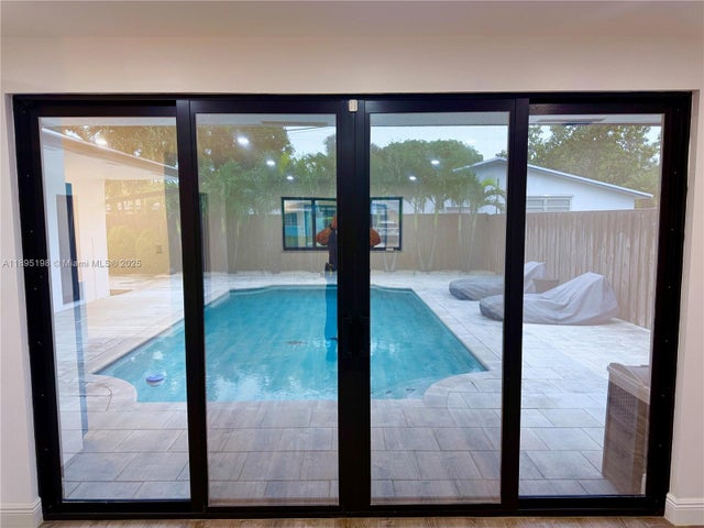 5 of 30 - 7321 Allen Dr, Hollywood, FL