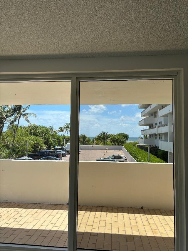 4 of 12 - 177 Ocean Lane Dr 208, Key Biscayne, FL