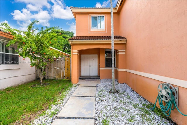 4 of 46 - 10470 Sw 16th St, Pembroke Pines, FL