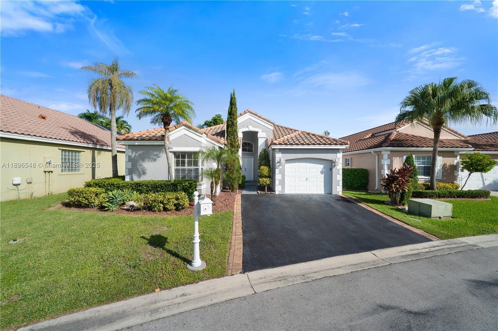 366 Bedford Ave, Weston