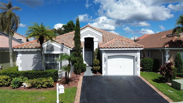 1 of 34 - 366 Bedford Ave, Weston, FL