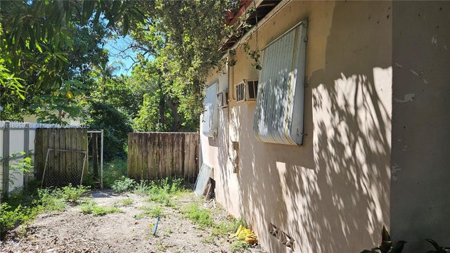 3 of 3 - 1570 Ne 141st St, North Miami, FL