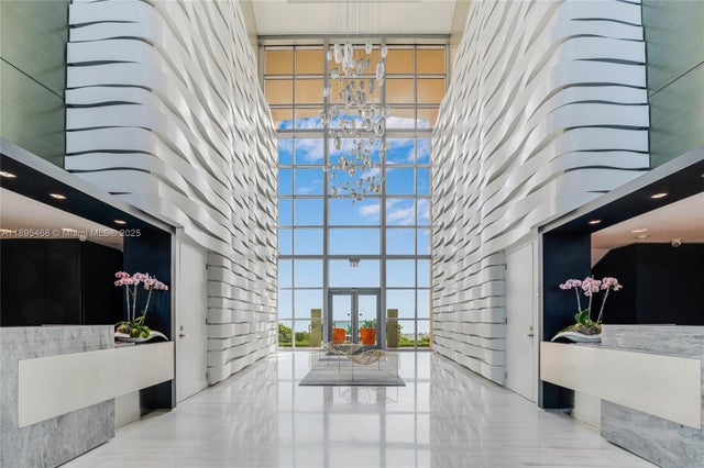 1 of 27 - 1455 Ocean Dr 1408, Miami Beach, FL