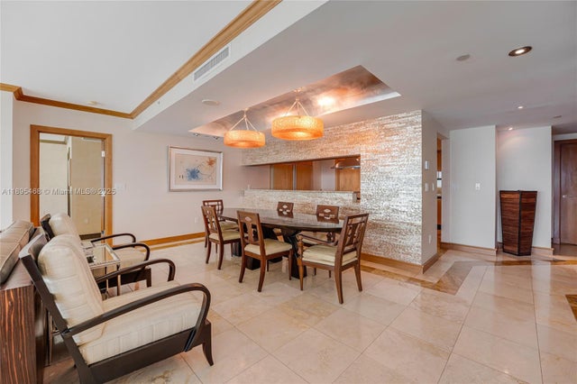 5 of 27 - 1455 Ocean Dr 1408, Miami Beach, FL