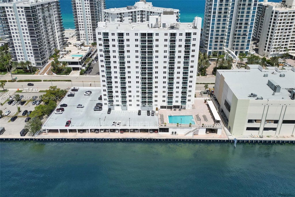 3000 S Ocean Dr 1106, Hollywood