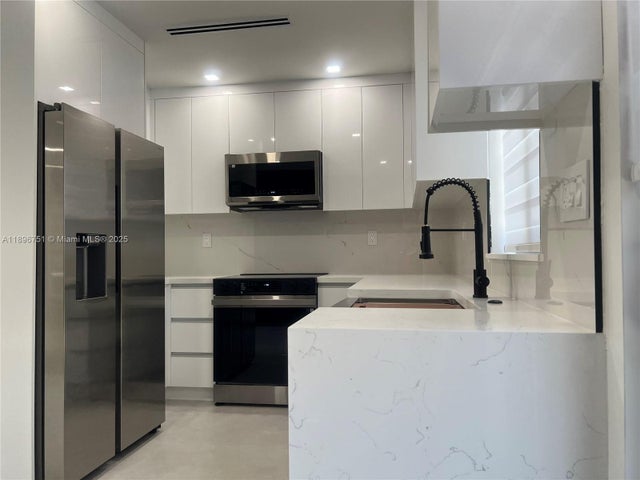 1 of 11 - 14001 Nw 10th Ave, Miami, FL