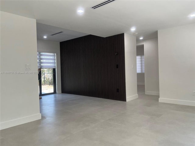 2 of 11 - 14001 Nw 10th Ave, Miami, FL