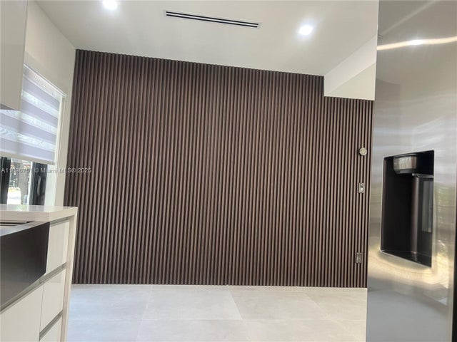 4 of 11 - 14001 Nw 10th Ave, Miami, FL