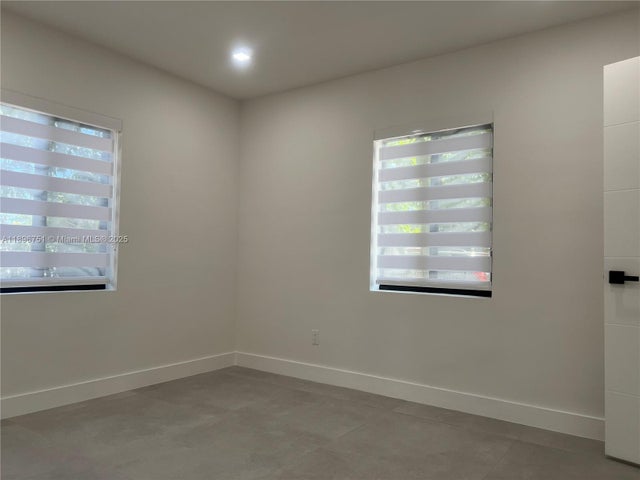 5 of 11 - 14001 Nw 10th Ave, Miami, FL