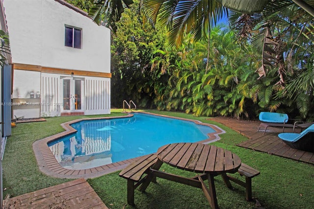 1 of 24 - 401 Sw 28th Rd, Miami, FL