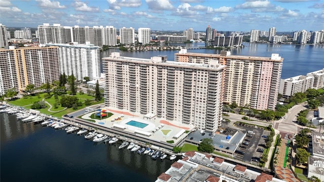 4 of 44 - 250 174th St 1211, Sunny Isles Beach, FL