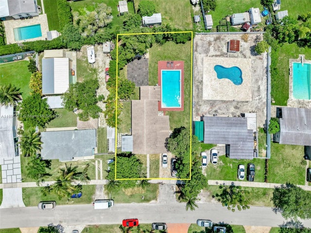 2 of 18 - 9740 Cutler Ridge Dr, Cutler Bay, FL