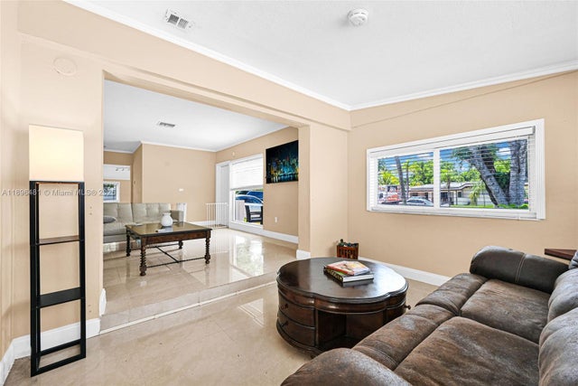 4 of 18 - 9740 Cutler Ridge Dr, Cutler Bay, FL