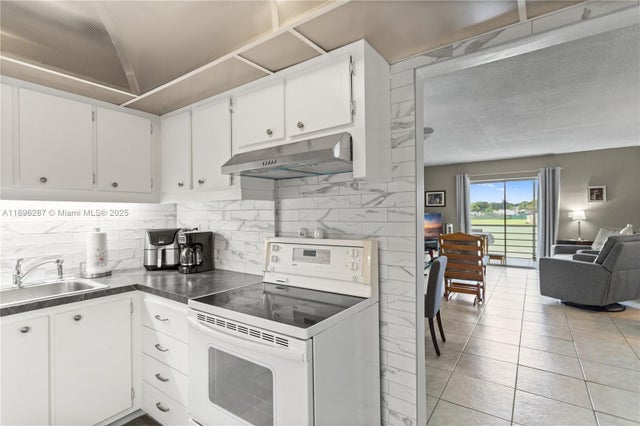 3 of 33 - 17001 Ne 13th Ave 214, Miami, FL
