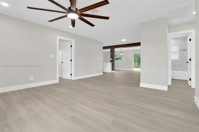 3 of 27 - 462 Muskegon Ave N, Fort Myers, FL