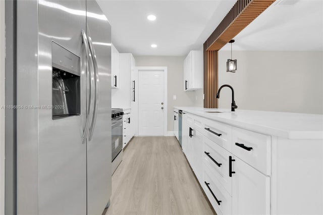 5 of 27 - 462 Muskegon Ave N, Fort Myers, FL