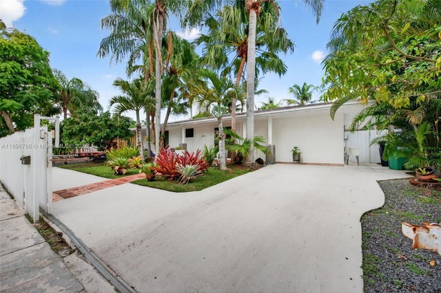 2 of 30 - 10015 Sw 166th St, Miami, FL