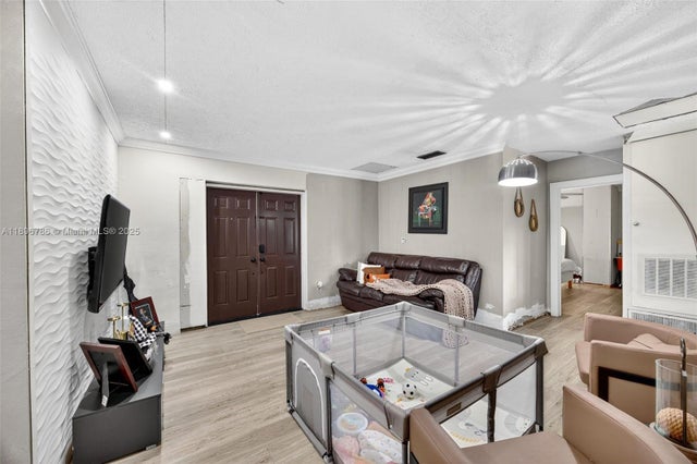 5 of 30 - 10015 Sw 166th St, Miami, FL
