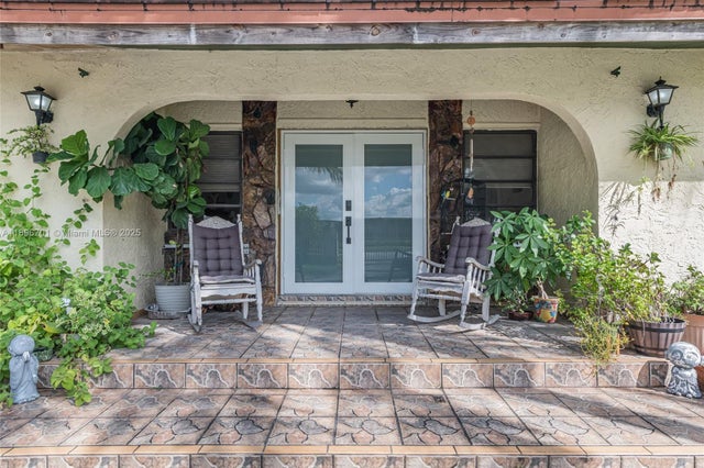 5 of 37 - 19491 Sw 216th St, Miami, FL