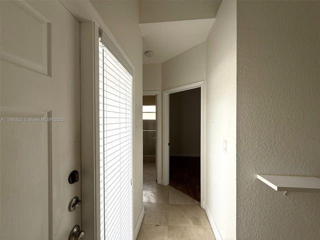 5 of 39 - 3119 Nw 99th Pl, Doral, FL