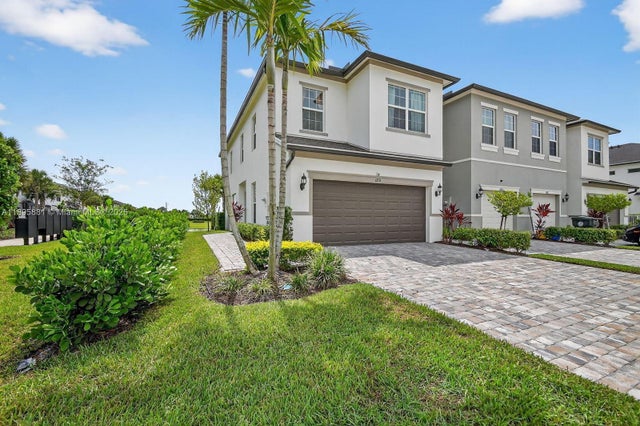2 of 26 - 6150 Planta Lane, Green Acres, FL