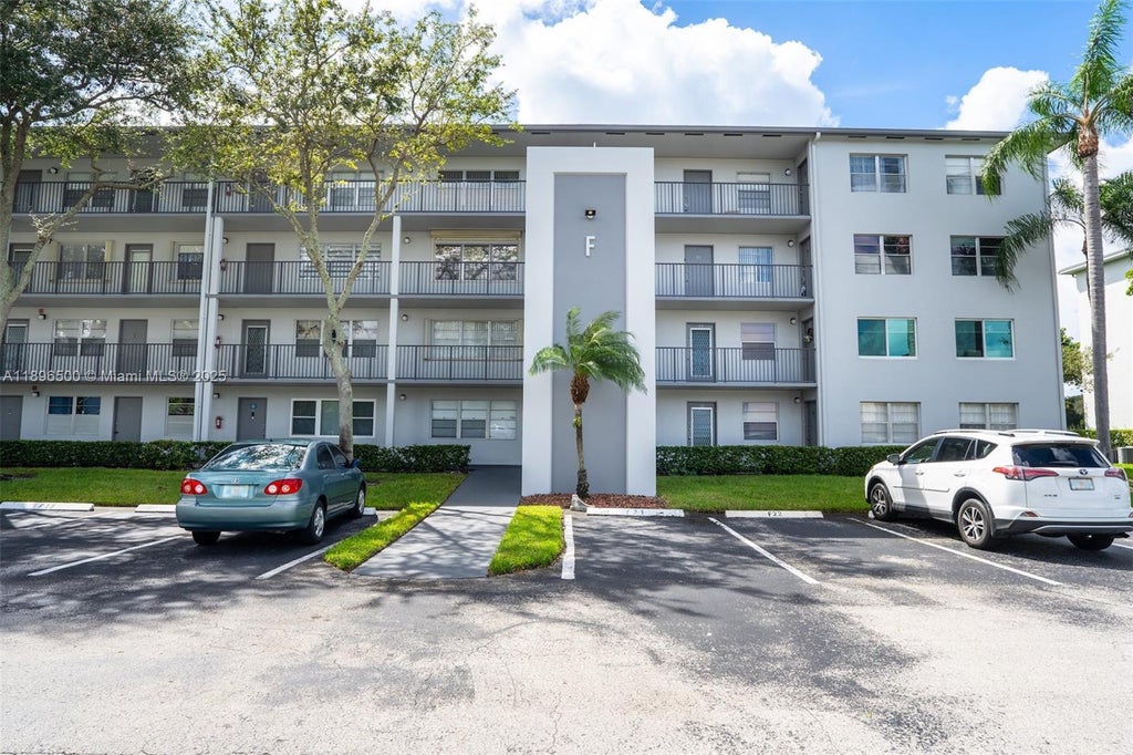 400 Sw 134th Way 107f, Pembroke Pines