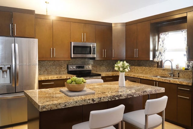 5 of 11 - 1056 Nw 124th Ter, Sunrise, FL