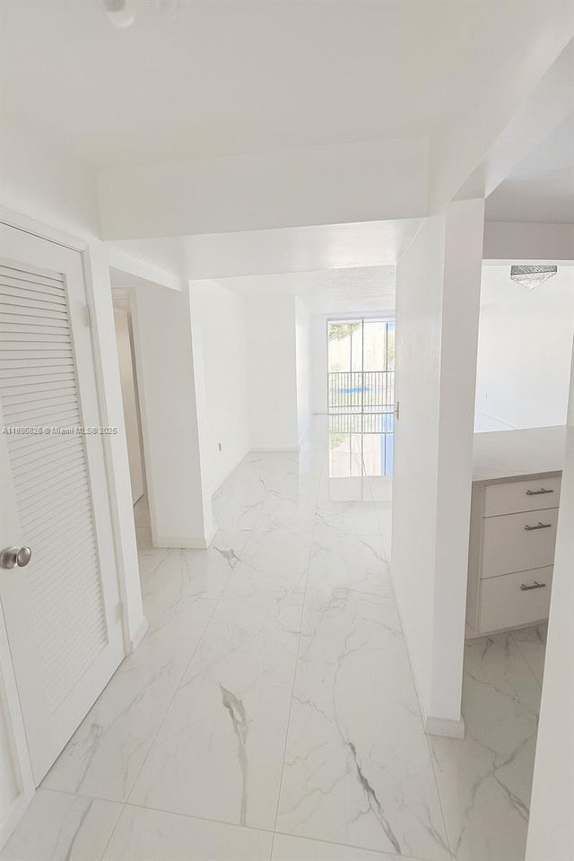 3 of 5 - 1710 Ne 191st St 307-3, Miami, FL