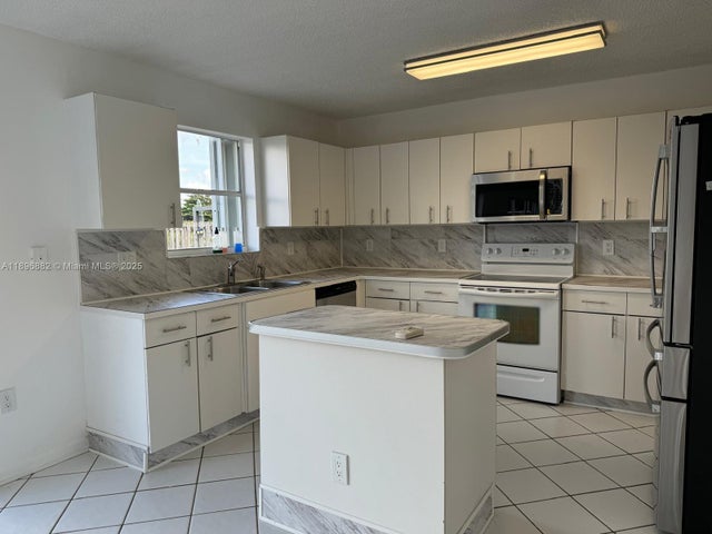 5 of 33 - 12149 Nw 34th St, Sunrise, FL
