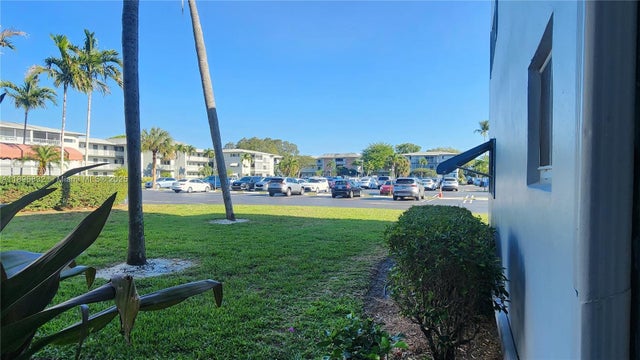 2 of 50 - 981 Hillcrest Ct 114, Hollywood, FL