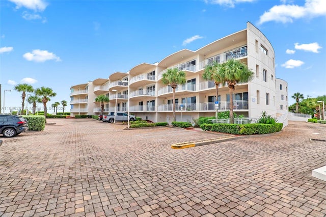 3 of 27 - 601 N Miramar 107, Indialantic, FL