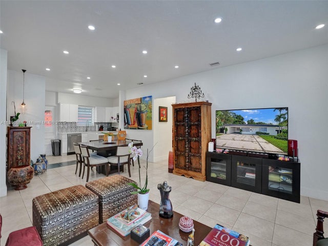 3 of 12 - 281 Ne 112th St, Miami, FL