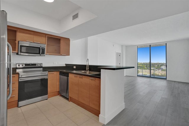 1 of 17 - 140 S Dixie Hwy 803, Hollywood, FL