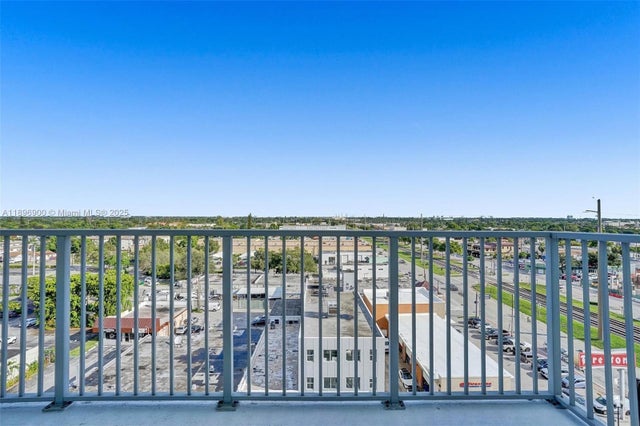 4 of 17 - 140 S Dixie Hwy 803, Hollywood, FL