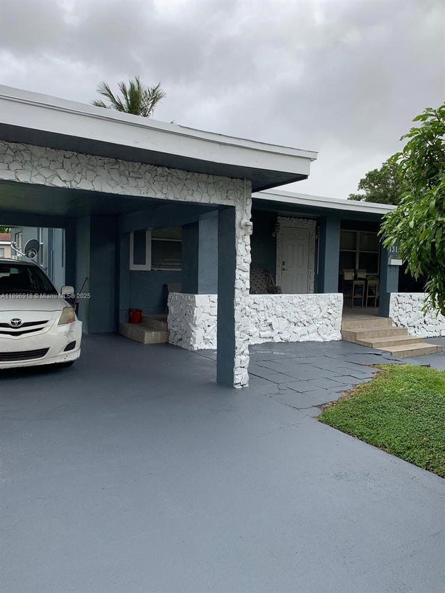 1 of 36 - 131 Carolina Ave, Fort Lauderdale, FL