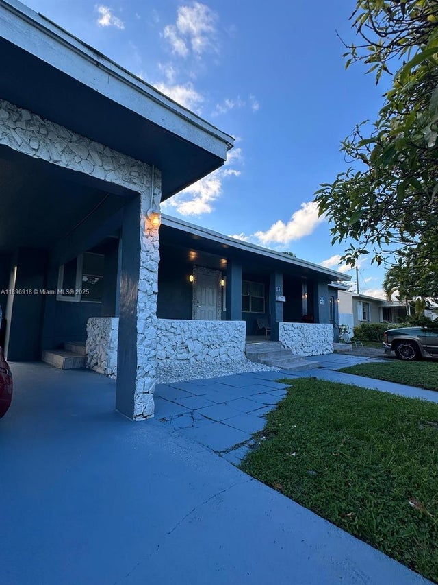 3 of 36 - 131 Carolina Ave, Fort Lauderdale, FL