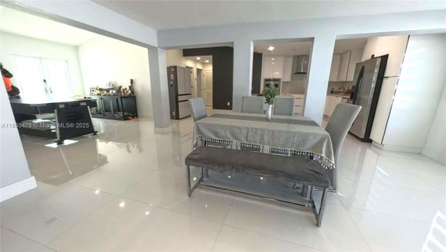 4 of 30 - 20610 Sw 125th Ct, Miami, FL