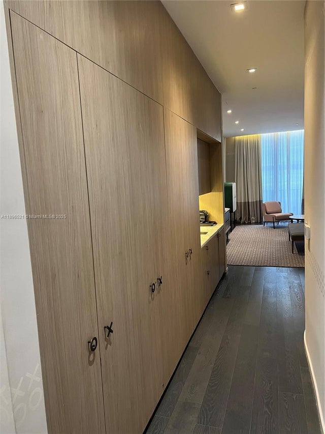 4 of 25 - 801 S Miami Ave 209, Miami, FL