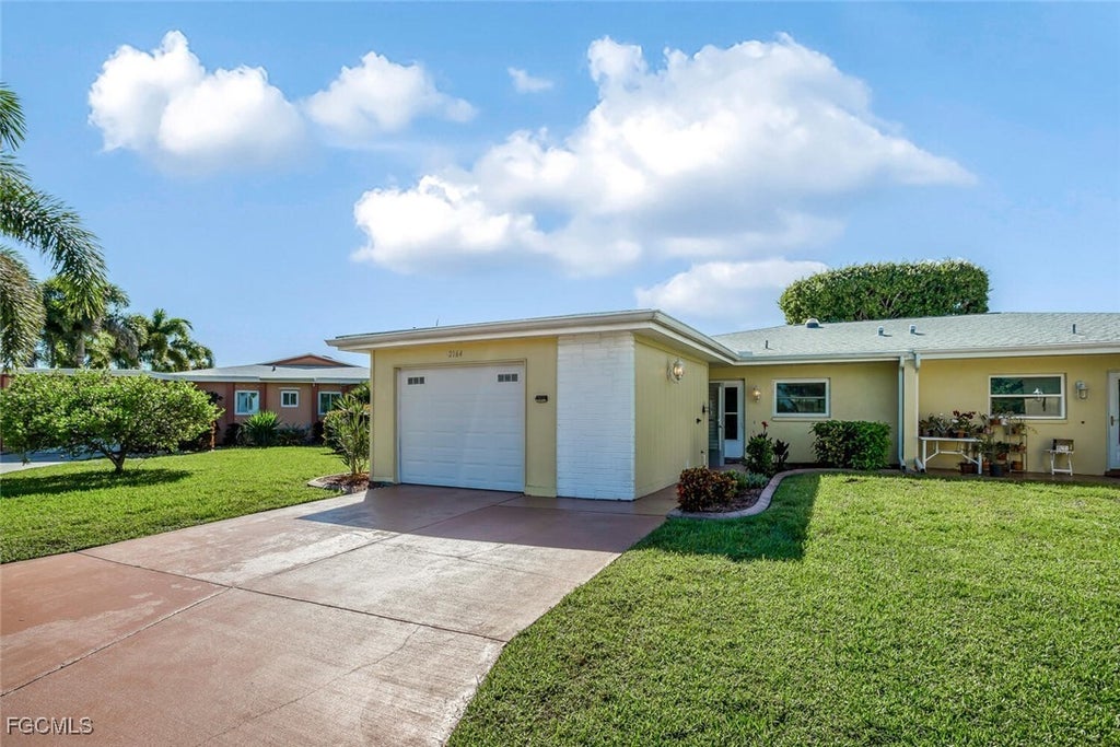2164 Leisure Ln, Fort Myers