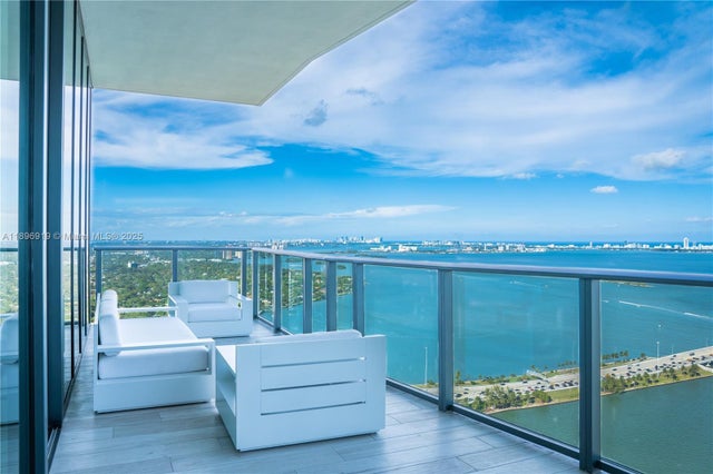 1 of 34 - 3131 Ne 7th Ave Ph4903, Miami, FL