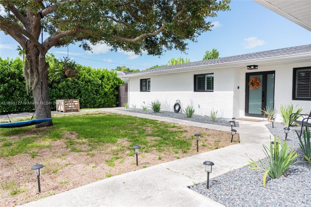 4 of 70 - 8895 Sw 197th Ter, Cutler Bay, FL
