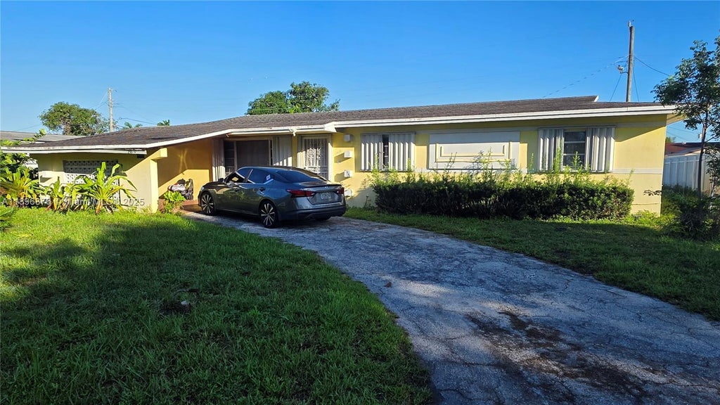 2915 Nw 183rd St, Miami Gardens